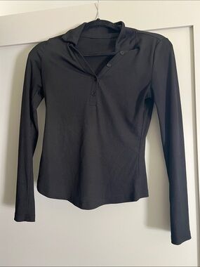Women's Black Long-Sleeve Ribbed Henley Top